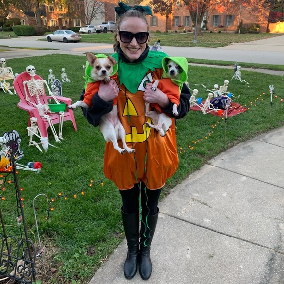 Meet your Posher, Emily - Picture 2 of 5